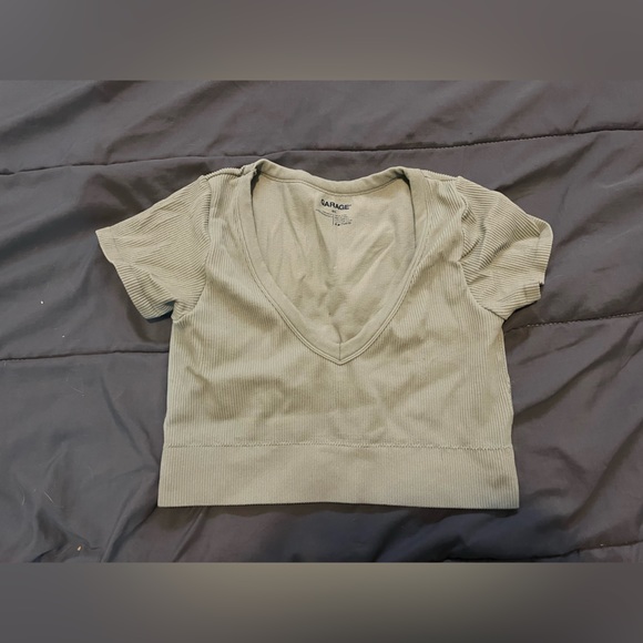 Sonia seamless plunge tee - Picture 2 of 3